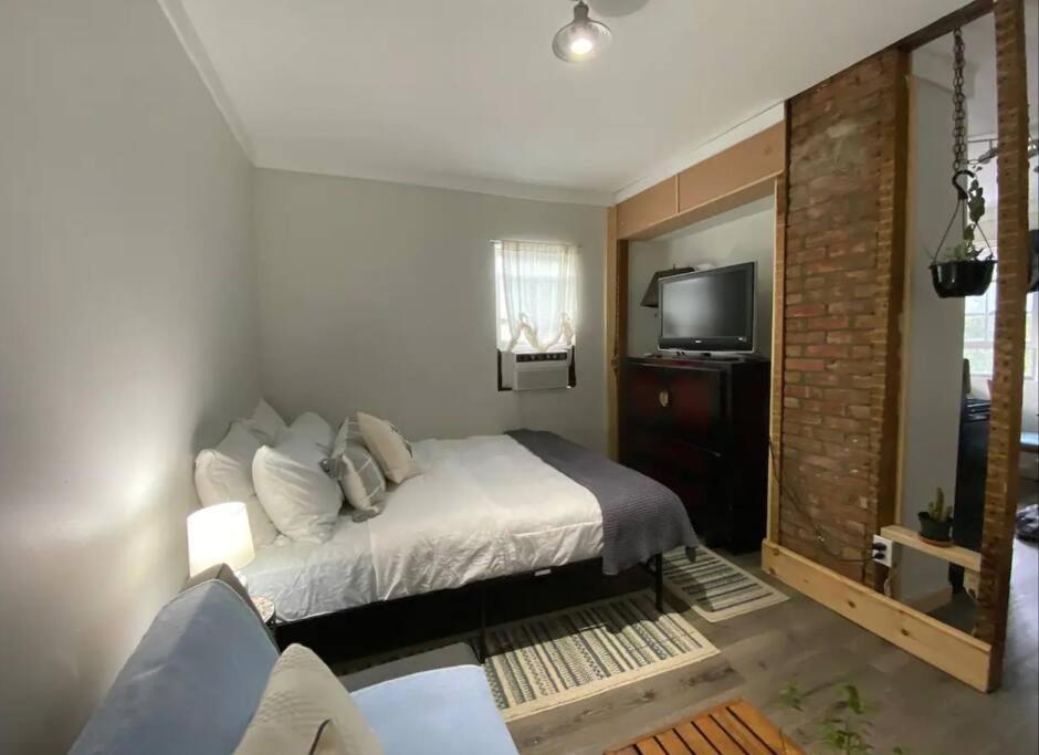 Studio Apt W Garden Kingston Kültér fotó