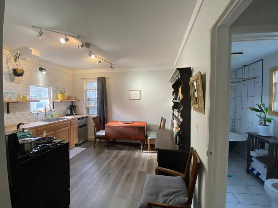 Studio Apt W Garden Kingston Kültér fotó